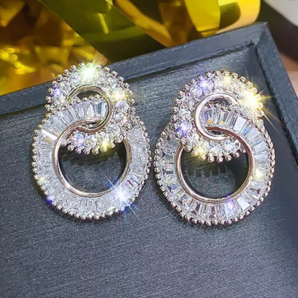 GORGEOUS 925 STERLING SILVER DIAMOND HOOP EARRINGS - Picture 4 of 7